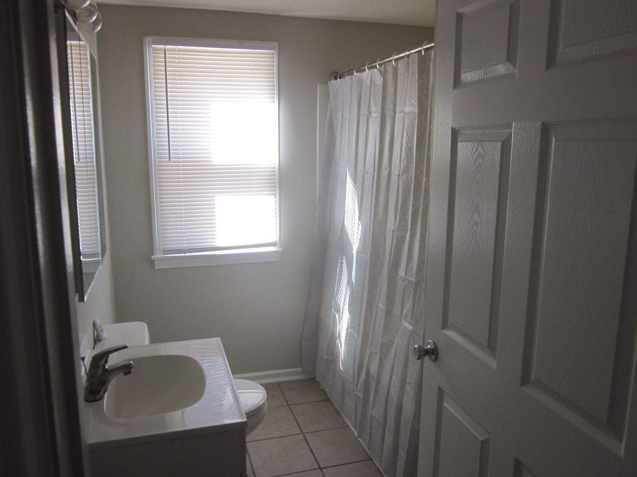 922 S Austin St - Photo 6 of 10