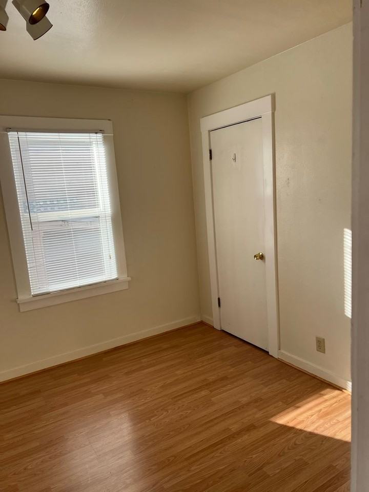 145 La Rue Ave - Photo 4 of 12