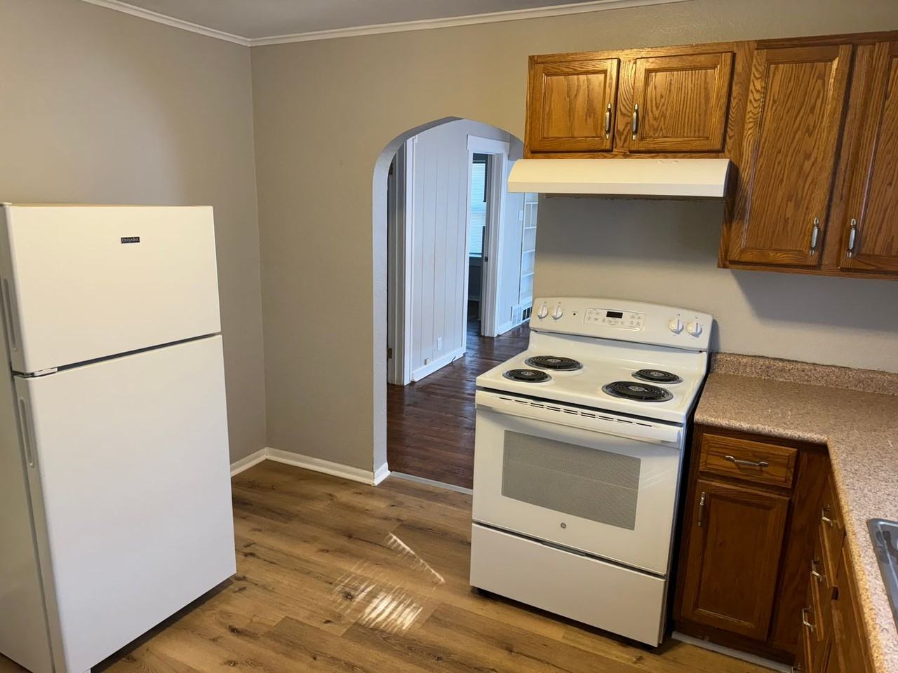 341 E Leland Ave - Photo 6 of 12