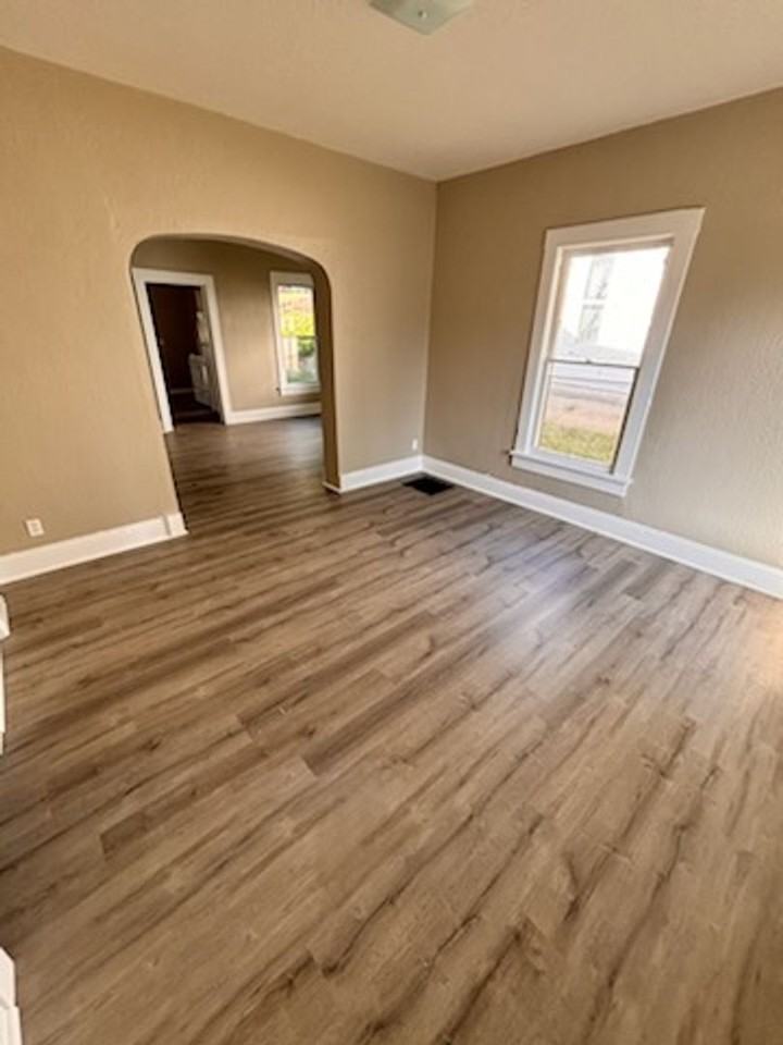 2825 2nd St - Photo 2 of 10