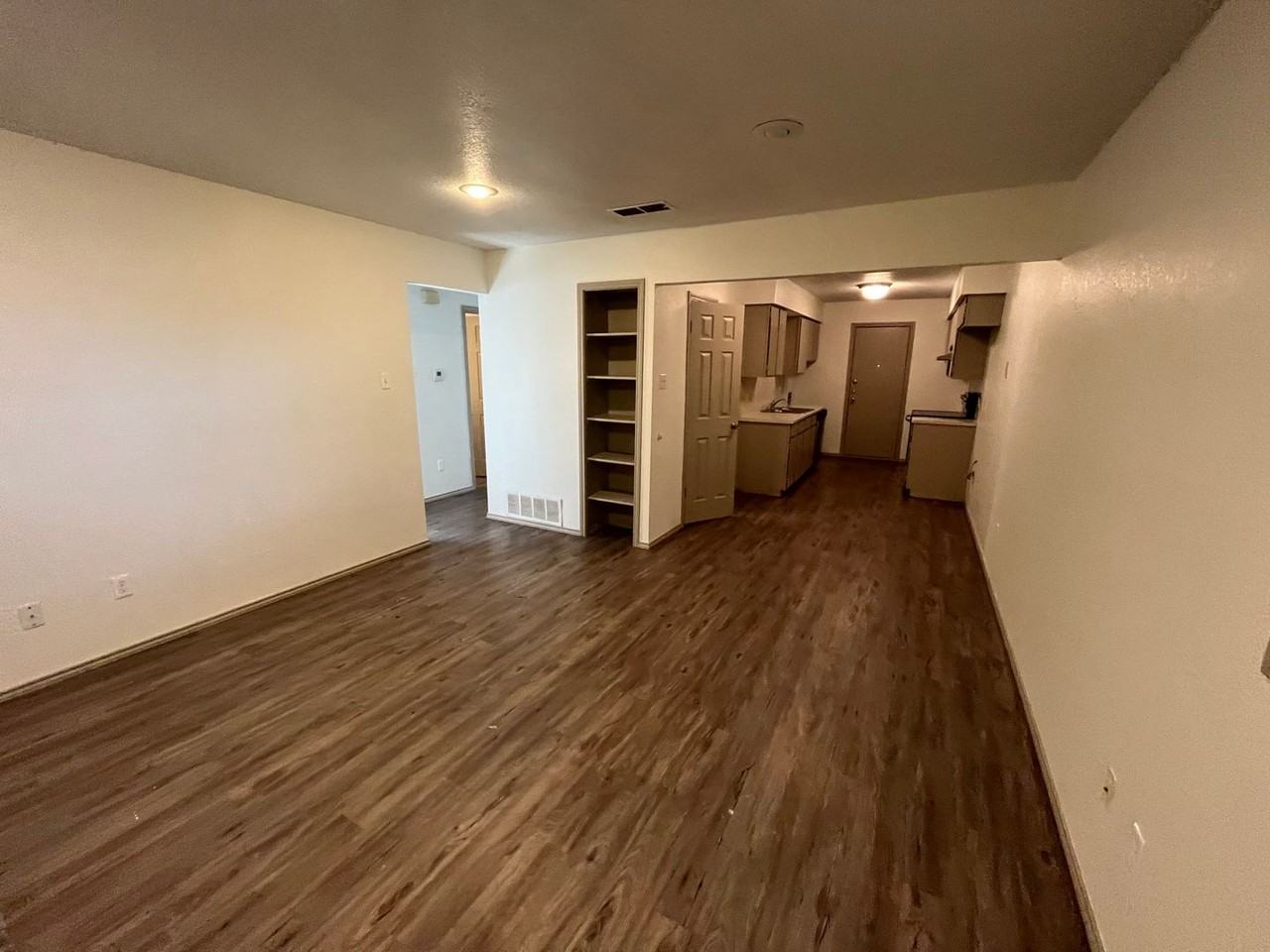 TSK 8202 Vernon Avenue - Photo 2 of 11