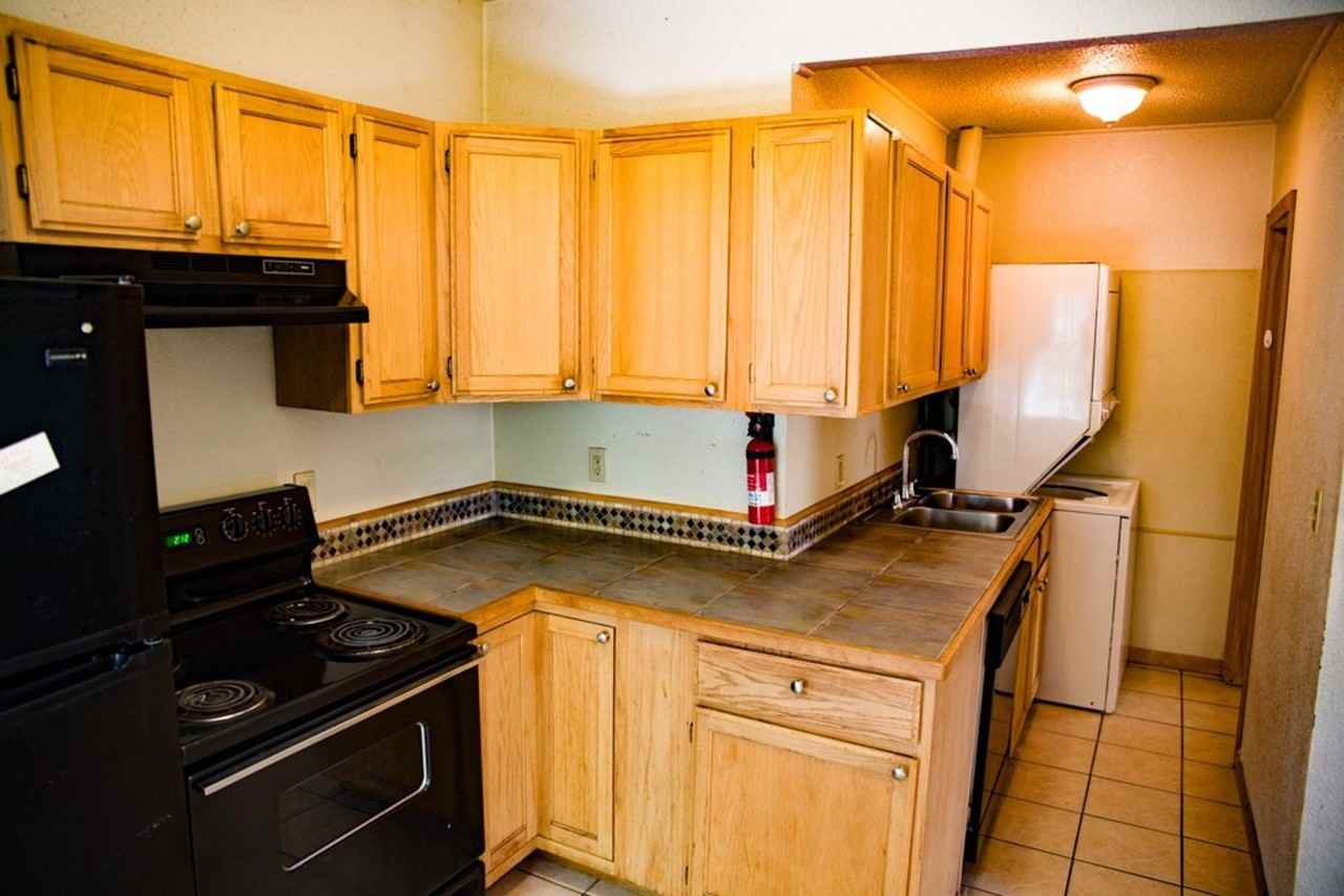 946 15th Ave Se - Photo 7 of 8