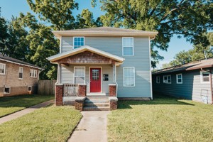 featured image of 800 E Grand St