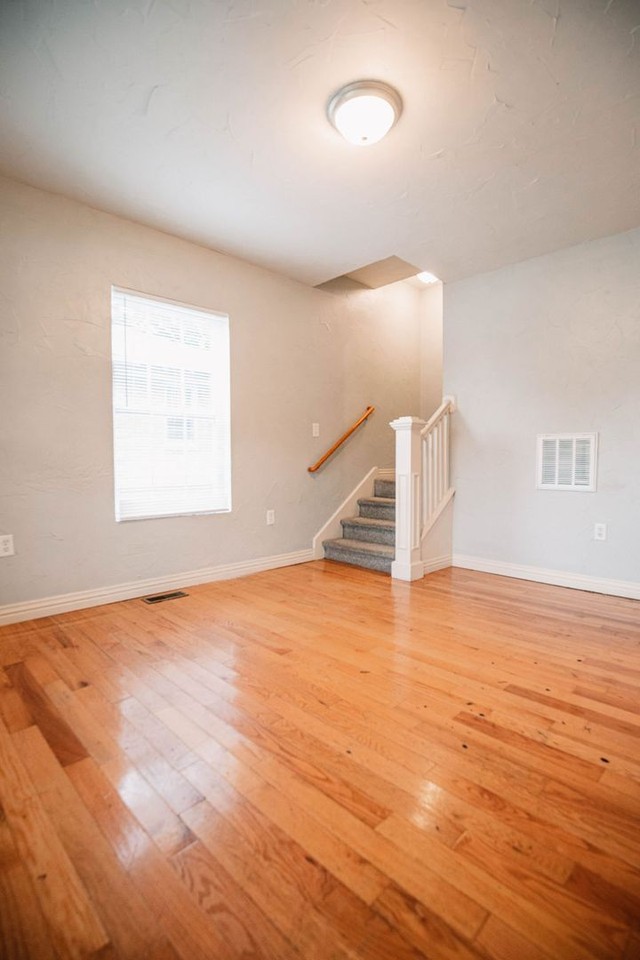 800 E Grand St - Photo 2 of 17