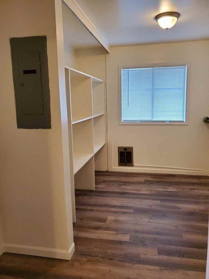 1230 Arlington Dr - Photo 6 of 14