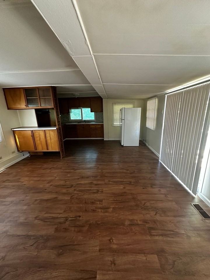 25043 Marek Rd - Photo 3 of 13