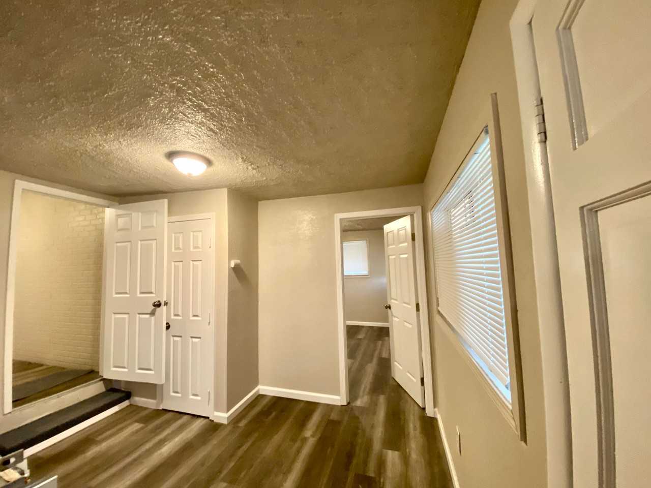 634 S Front St - Photo 2 of 4