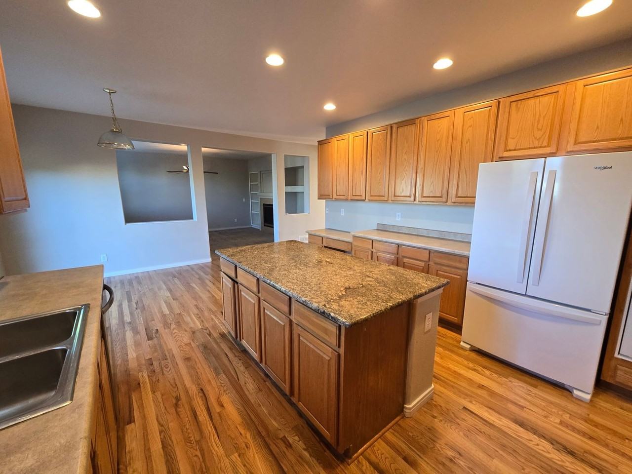 1380 Reliance Pl - Photo 5 of 33