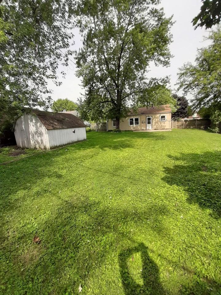1718 Burry Circle Dr - Photo 2 of 10