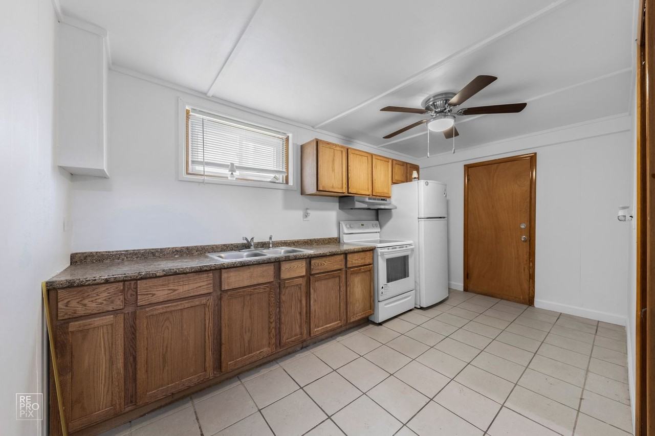 8742 Saint Louis Ave #B - Photo 5 of 10