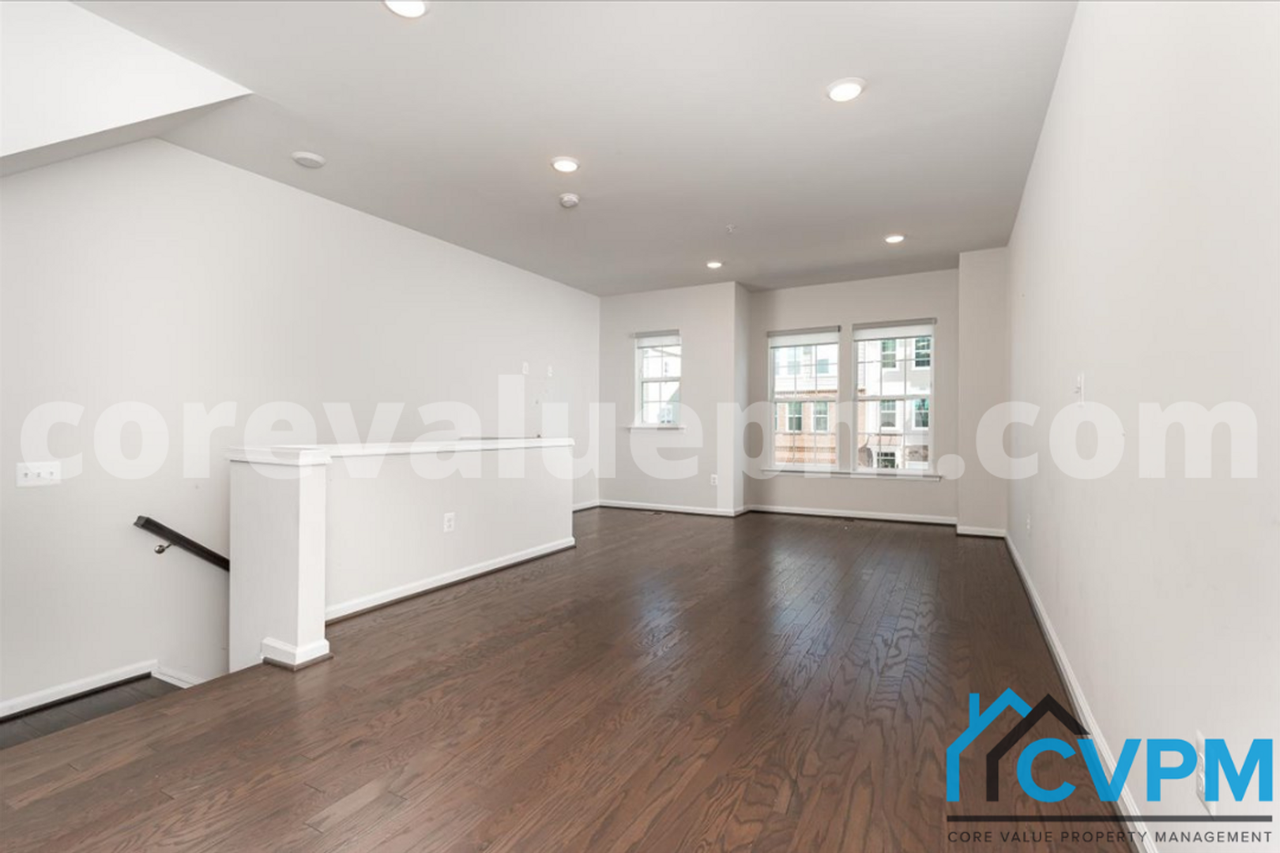 2535 Debert Cir - Photo 4 of 28