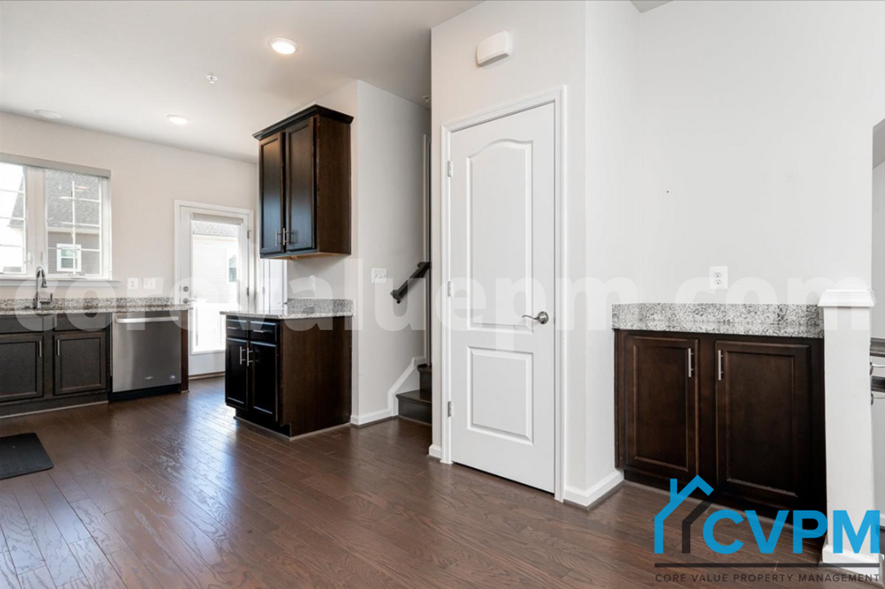 2535 Debert Cir - Photo 7 of 28