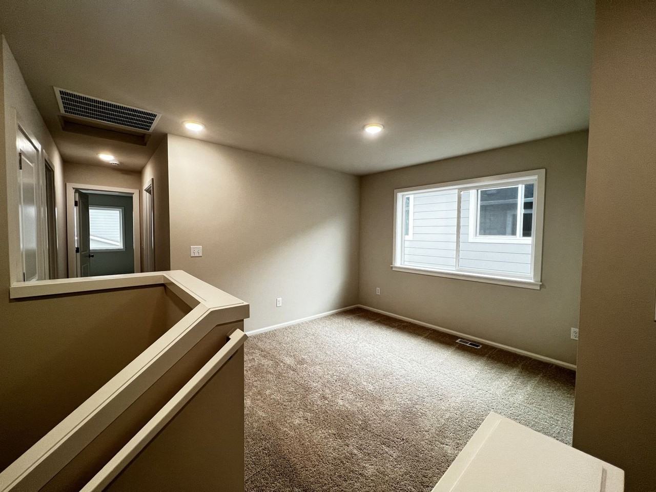 2712 Mayes Rd Se - Photo 3 of 27