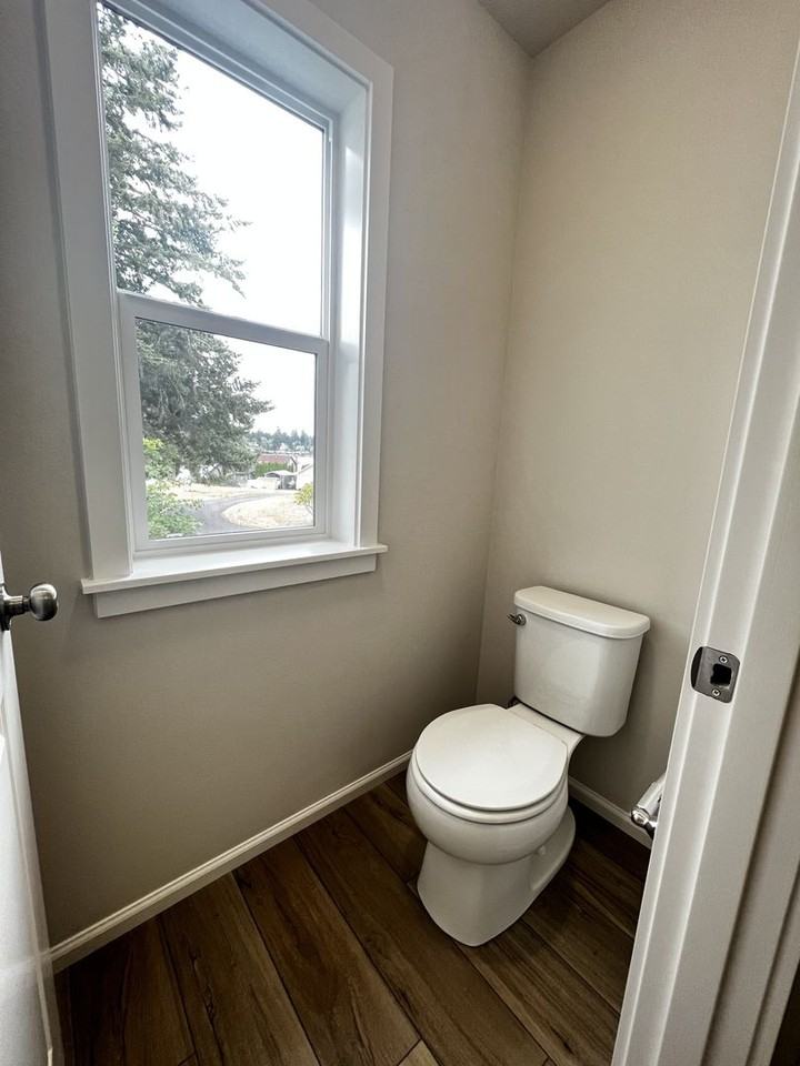 2712 Mayes Rd Se - Photo 7 of 27