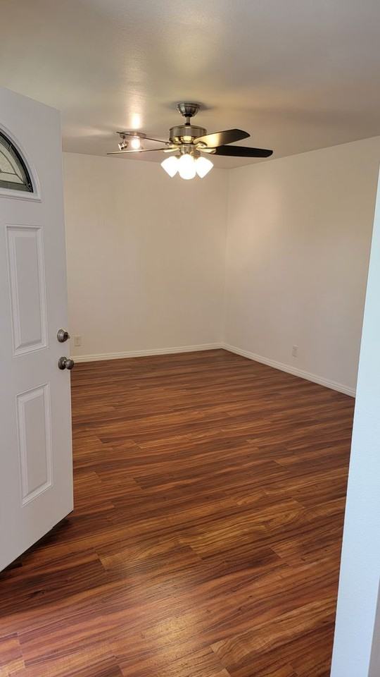 271 Fraxinella St - Photo 5 of 8