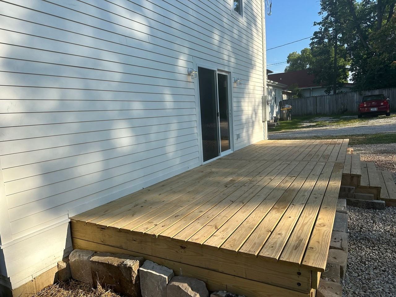 1013 S Walnut St - Photo 4 of 24