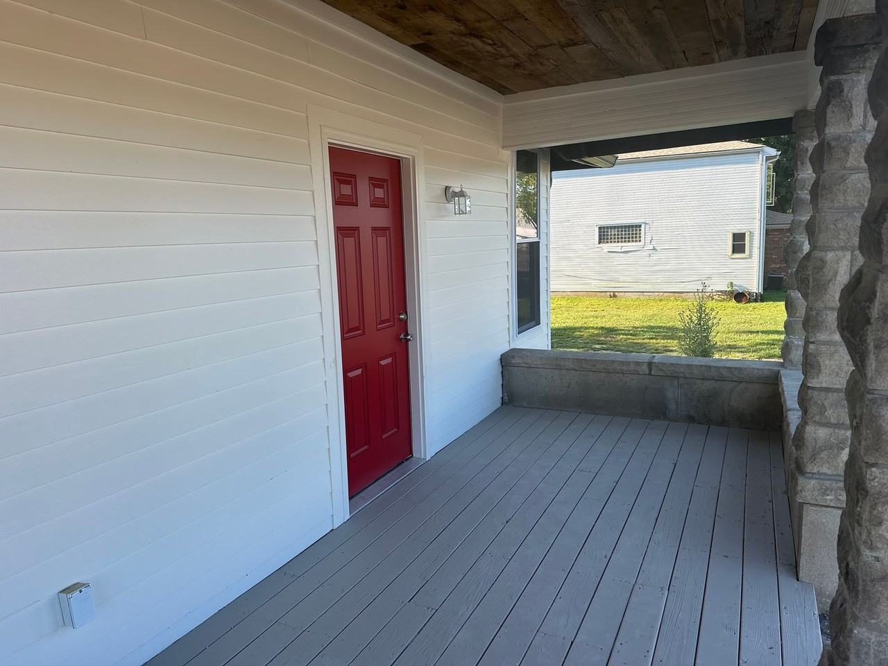 1013 S Walnut St - Photo 5 of 24