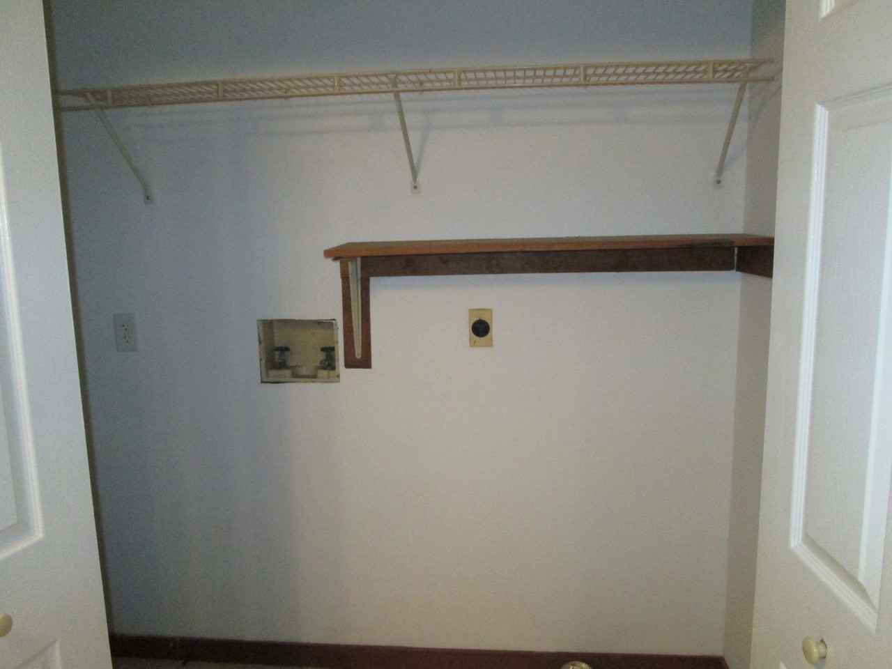 2498 Mountain View Rd - Photo 4 of 12