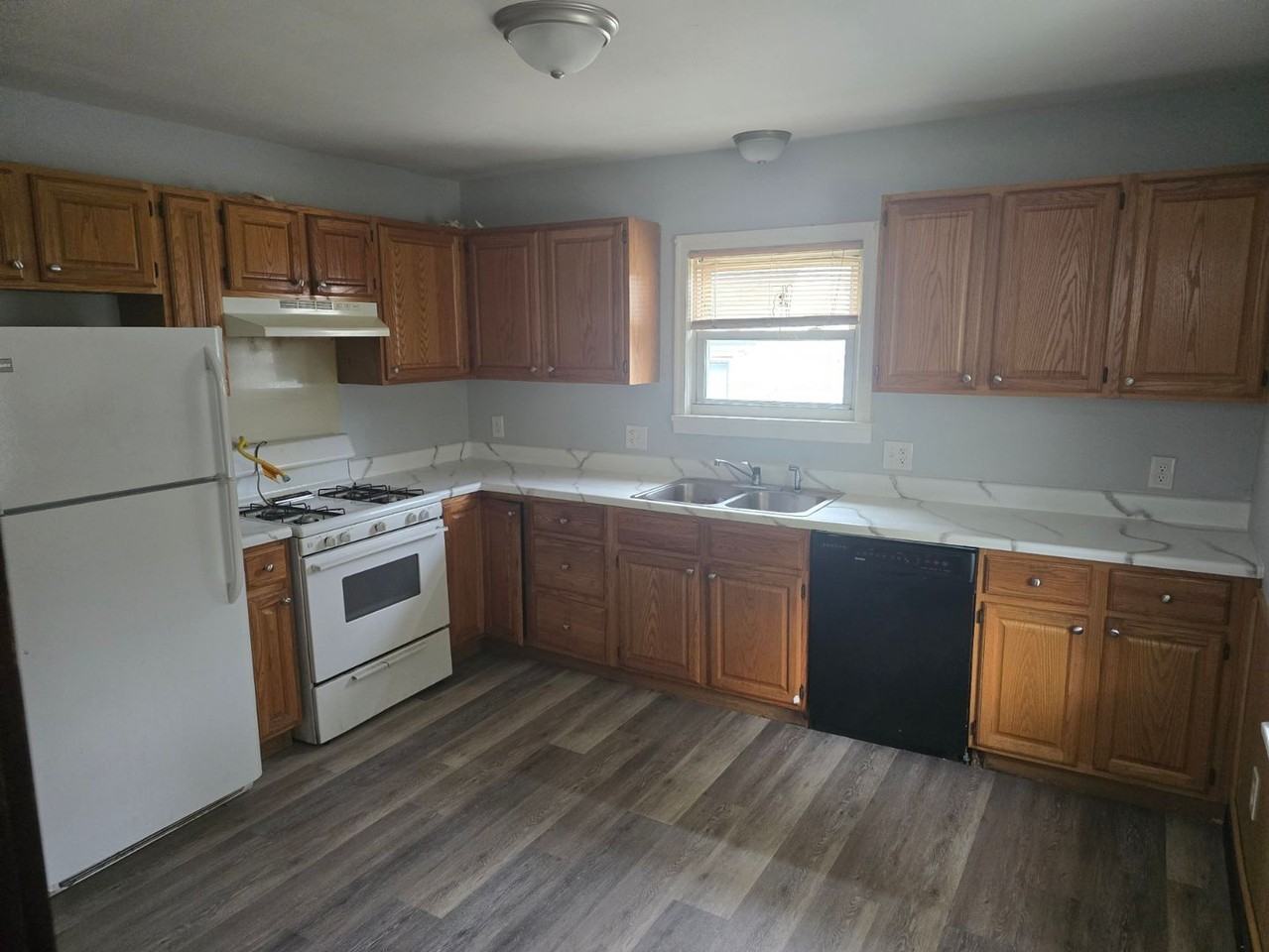 700 Bryn Mawr Blvd - Photo 2 of 11