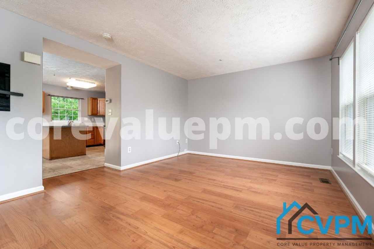 963 Chestnut Manor Ct - Photo 2 of 27