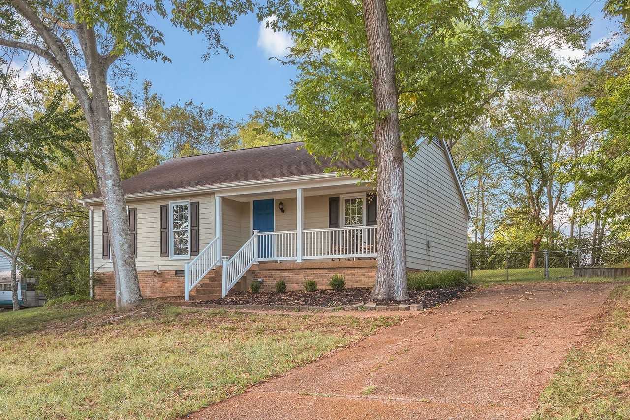 804 Harpeth Knoll Rd - Photo 2 of 26