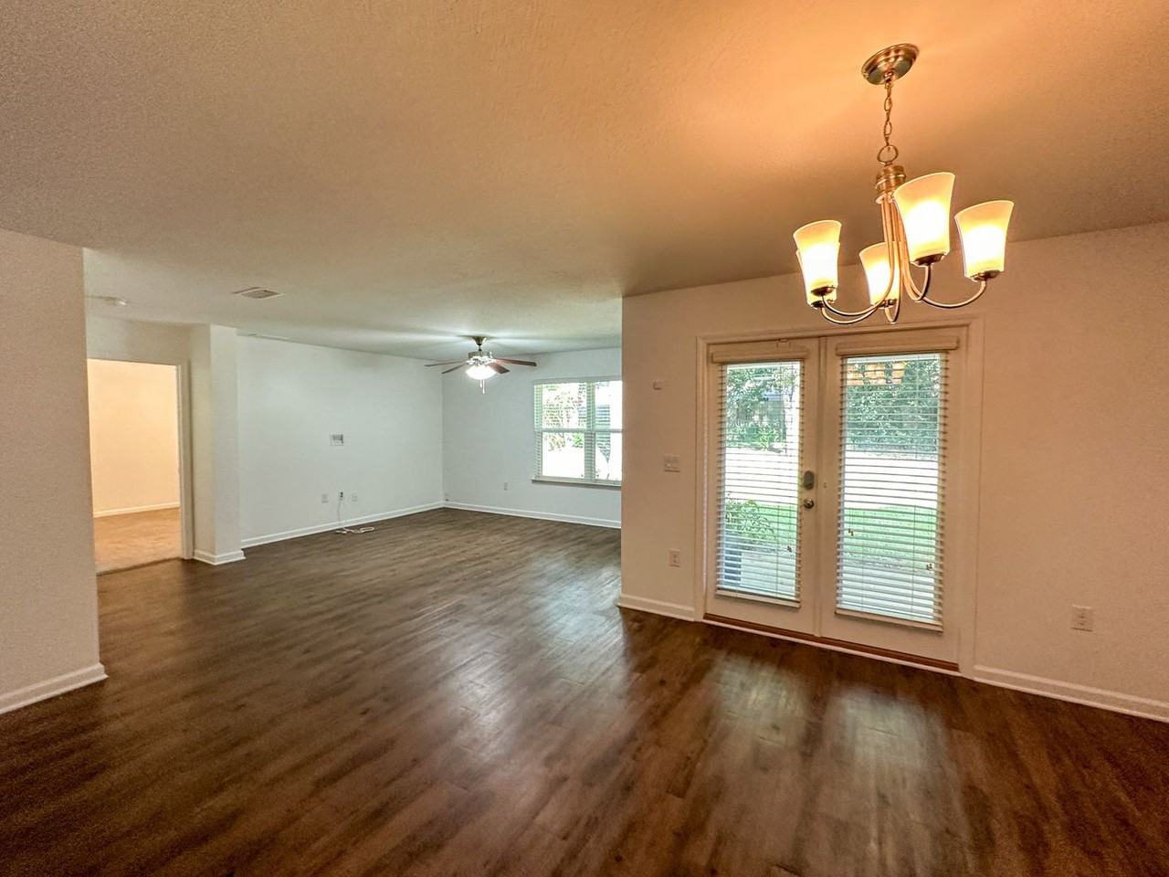 2123 Waltham St - Photo 6 of 22