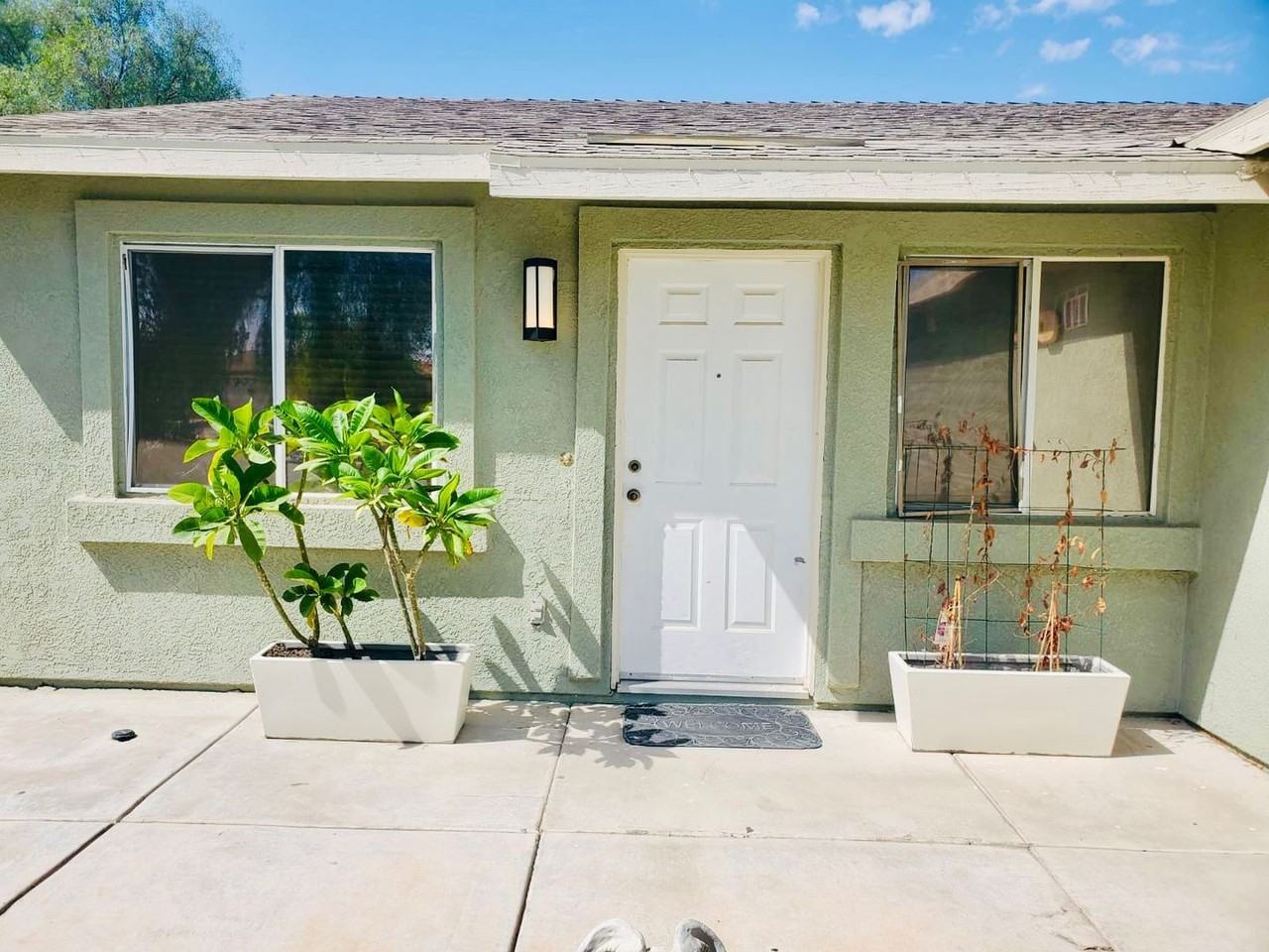 401 401 G Anaya Front House, Calexico, CA 92231 4 Bedroom Apartment