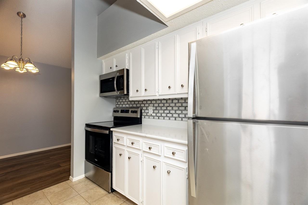 14303 Indian Woods - Photo 2 of 18