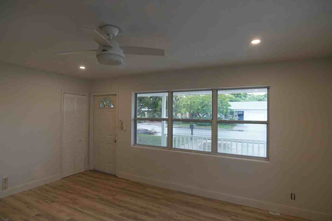 1318 N K St - Photo 3 of 7