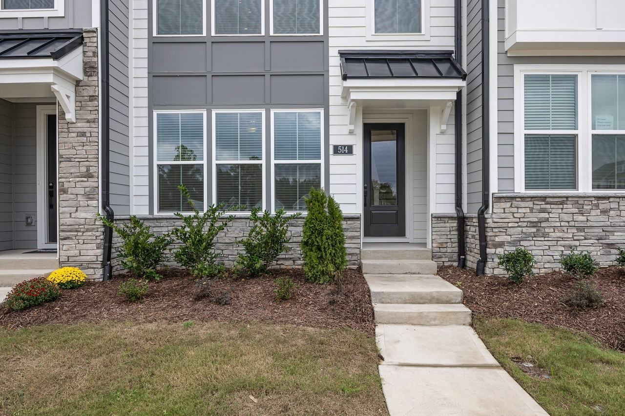 514 Billingshurst Wy #514 - Photo 2 of 40