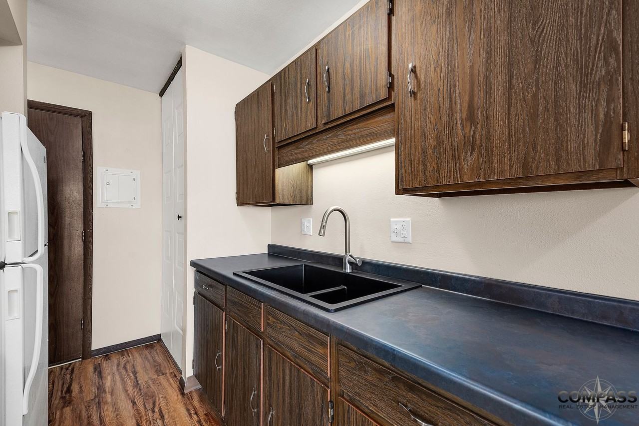 1025 W. MacArthur Avenue - Photo 3 of 50