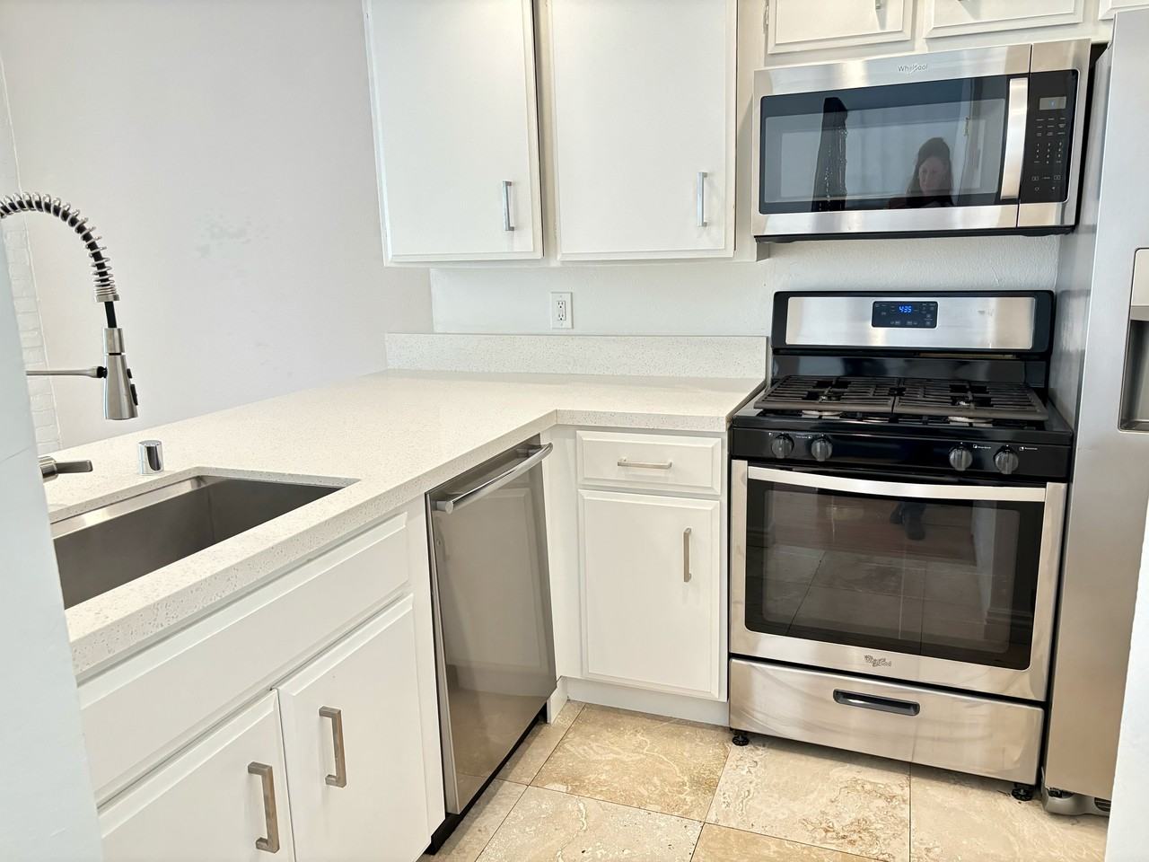 5263 Colodny Dr #B7 - Photo 3 of 17