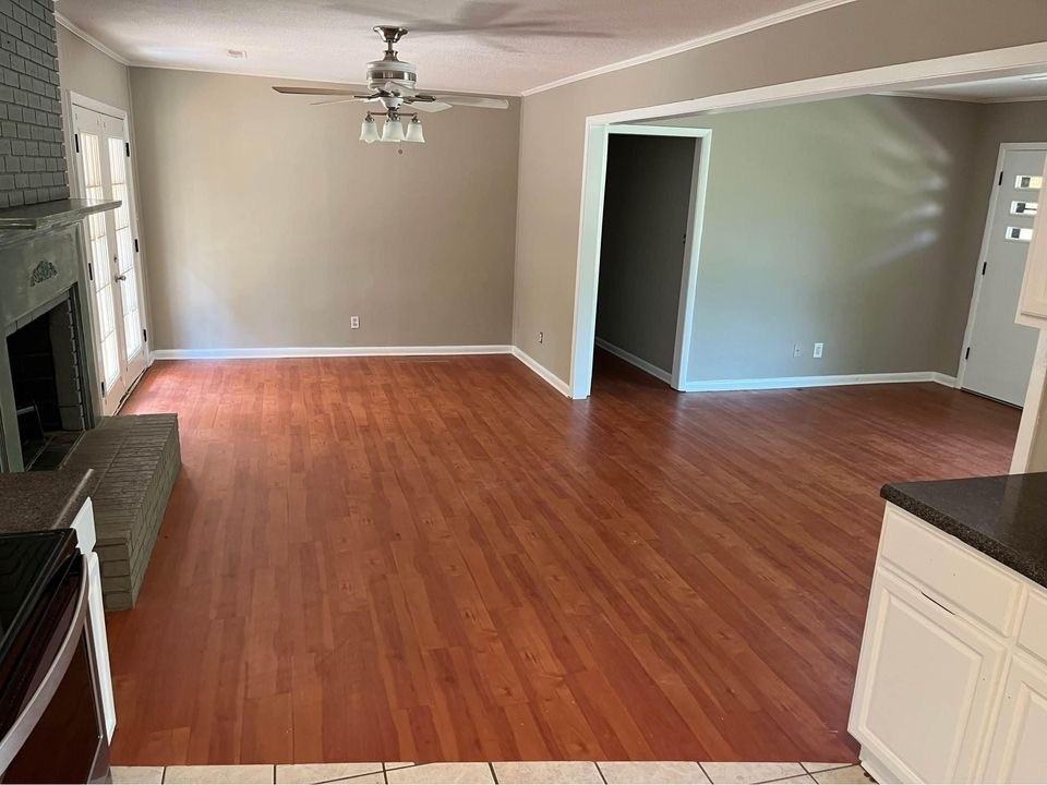 451 Plainview Drive Northwest - Photo 3 of 40