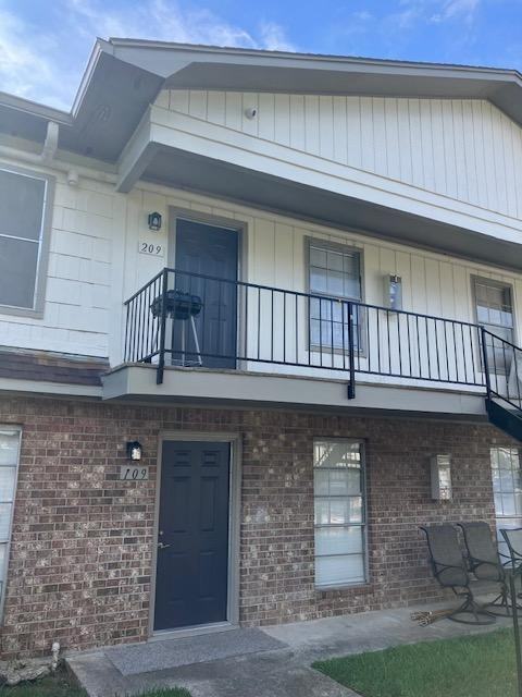 2100 Wise Street - Photo 5 of 8