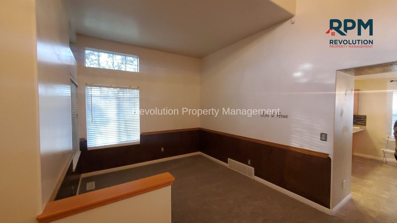 956 E 2675 N - Photo 2 of 22