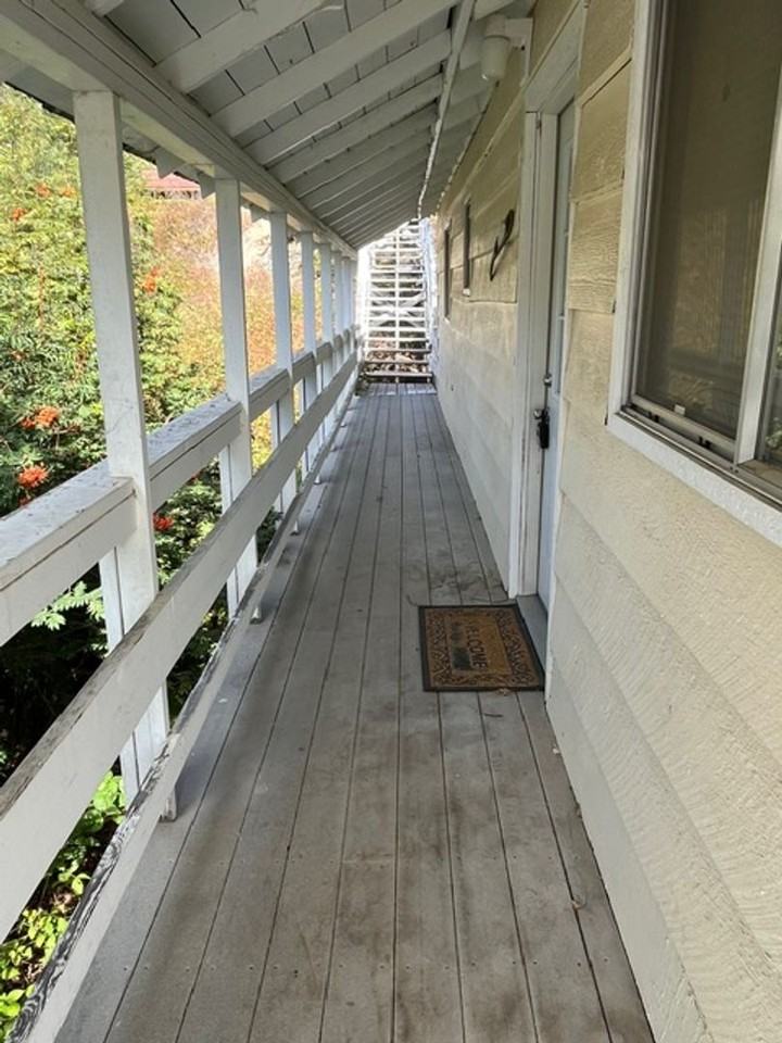 101 Viewpoint Rd - Photo 3 of 50