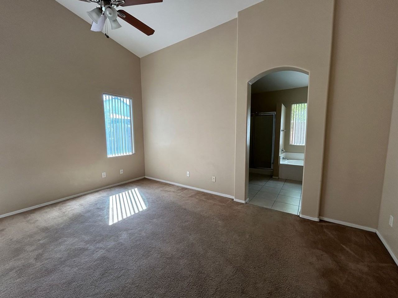 3869 S Coach House Dr - Photo 7 of 33