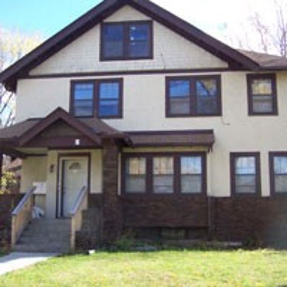 416 11th Ave Se - Photo 2 of 18