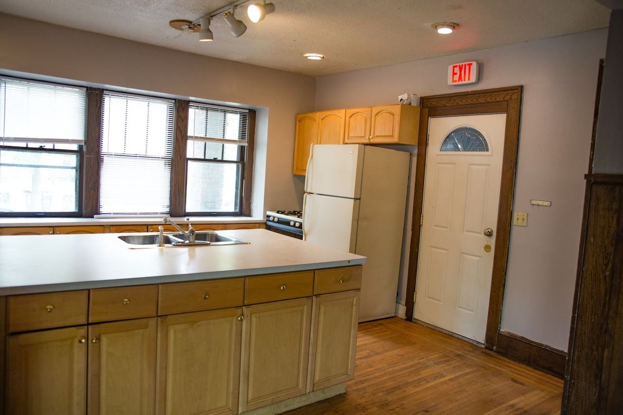 416 11th Ave Se - Photo 7 of 18