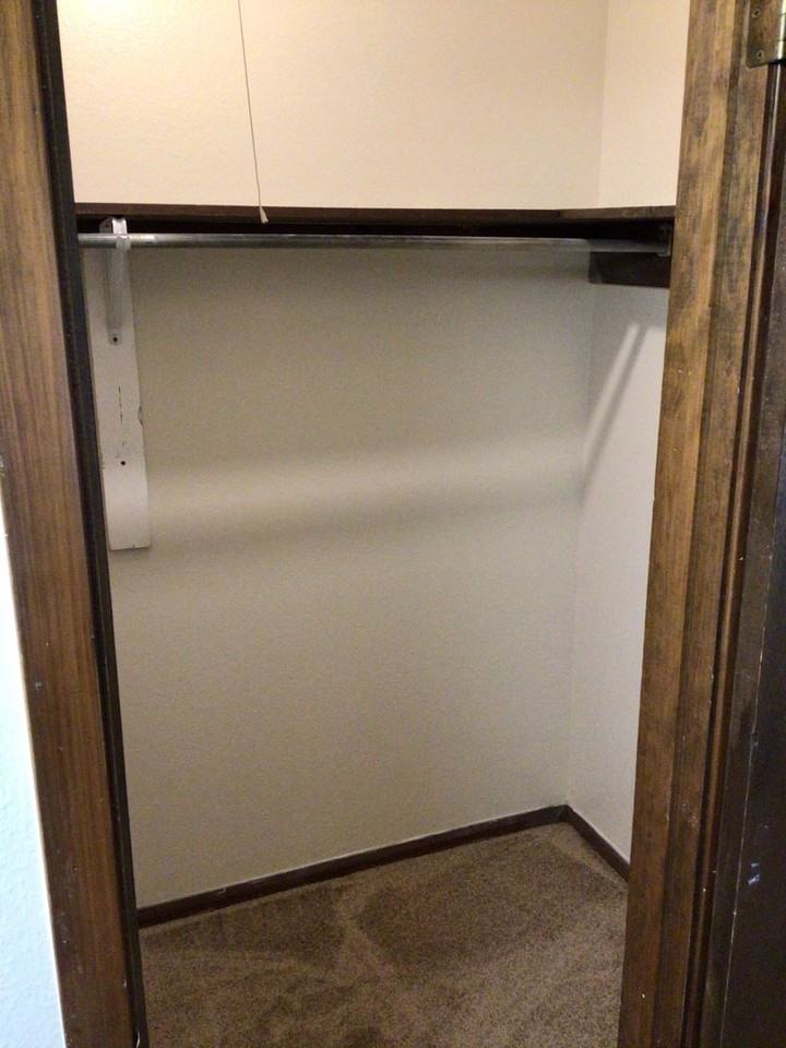 9228 Florida Blvd - Photo 2 of 47