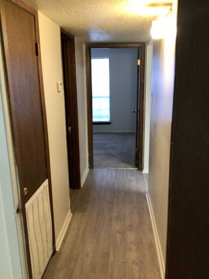 9228 Florida Blvd - Photo 6 of 47