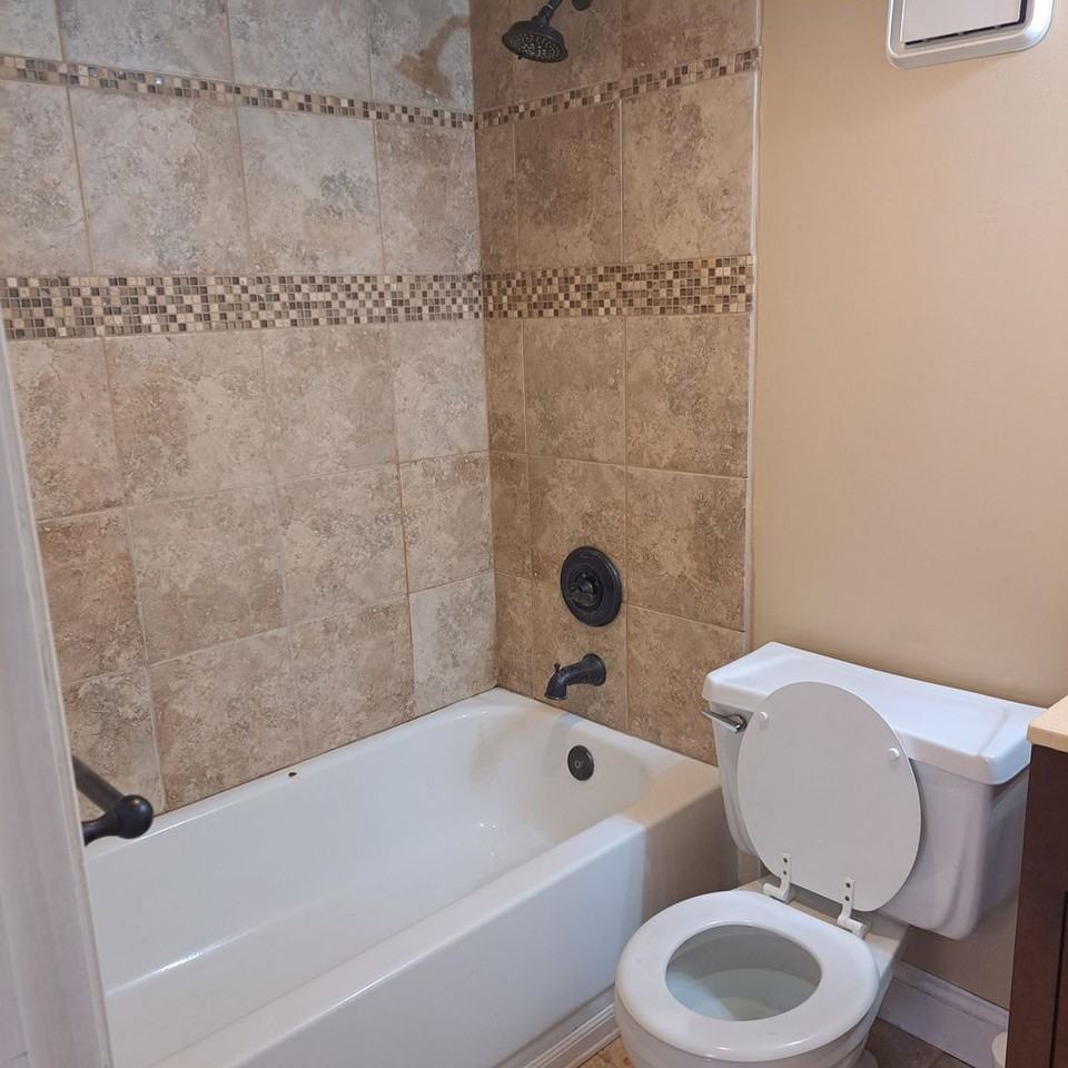 510 14th St #103 - Photo 5 of 12