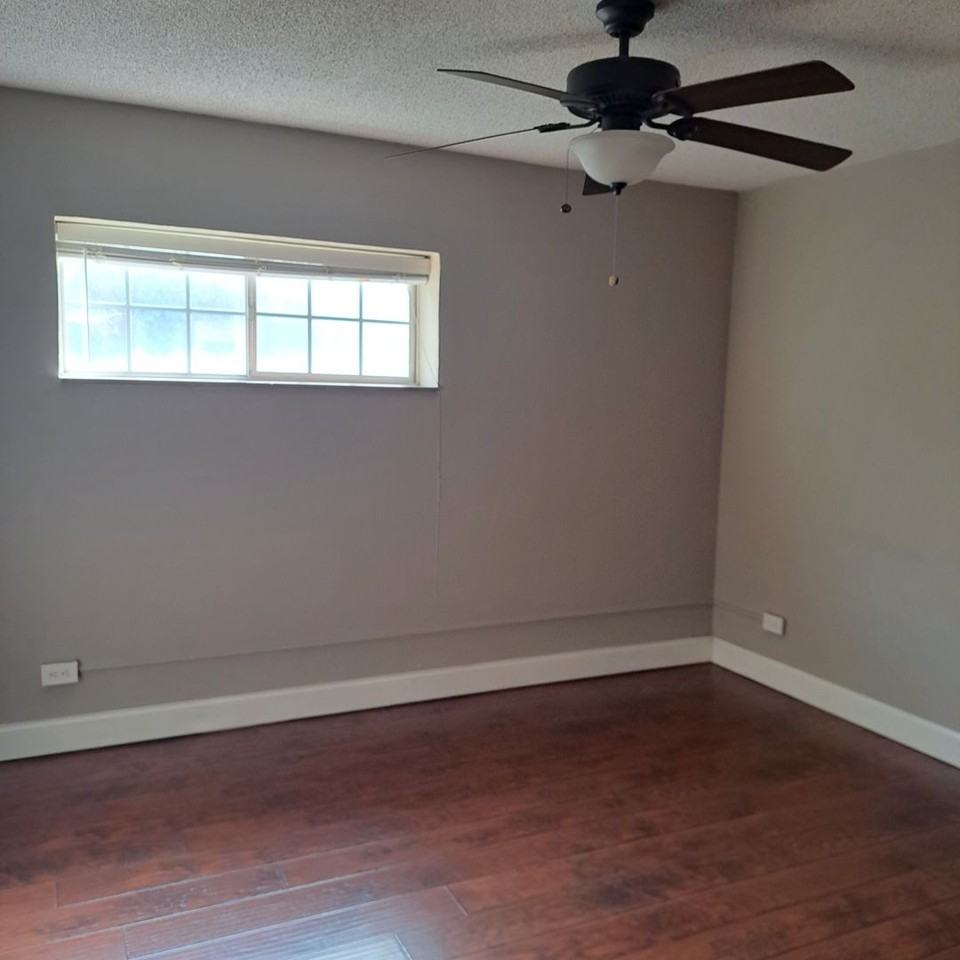 510 14th St #103 - Photo 7 of 12