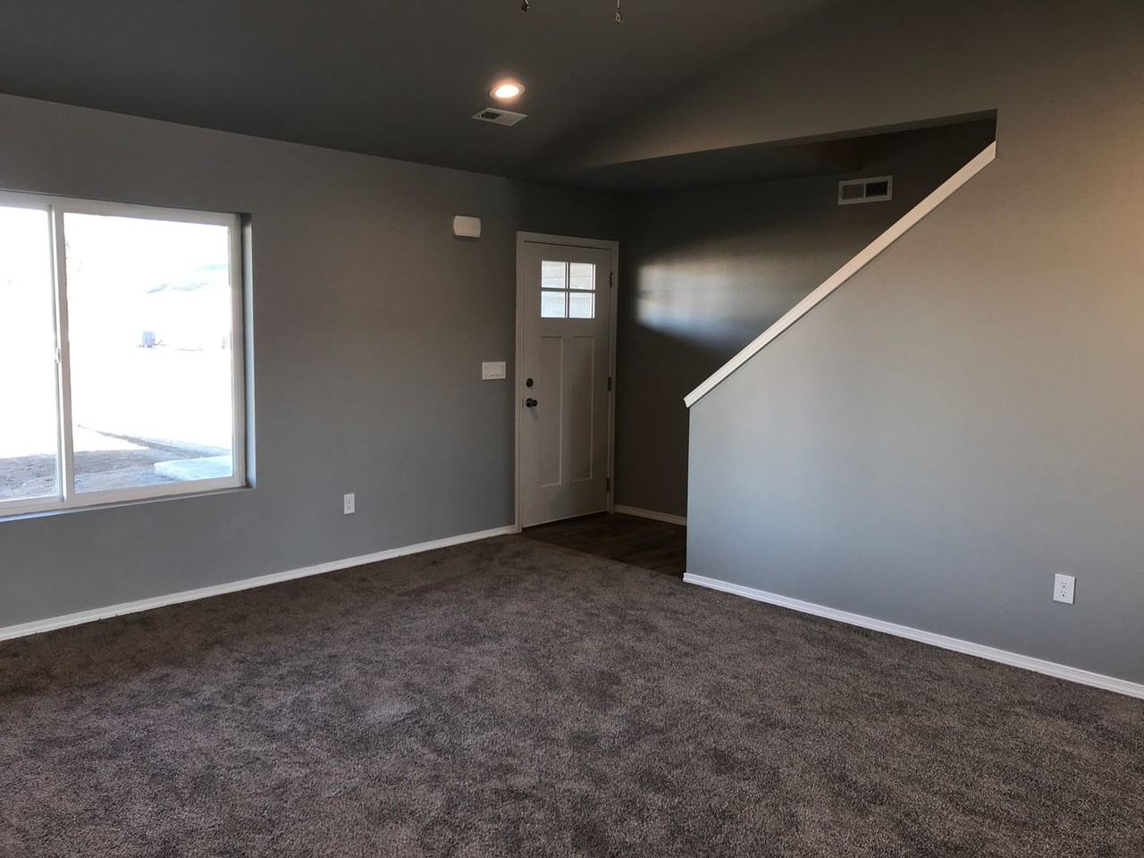 1518 S Roberta St - Photo 2 of 18