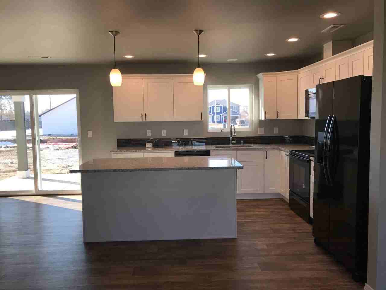 1518 S Roberta St - Photo 4 of 18