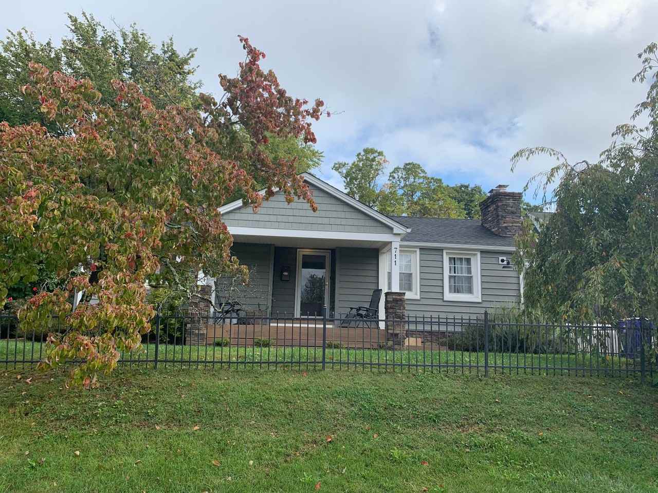 711 Gracelyn Ct - Photo 3 of 42