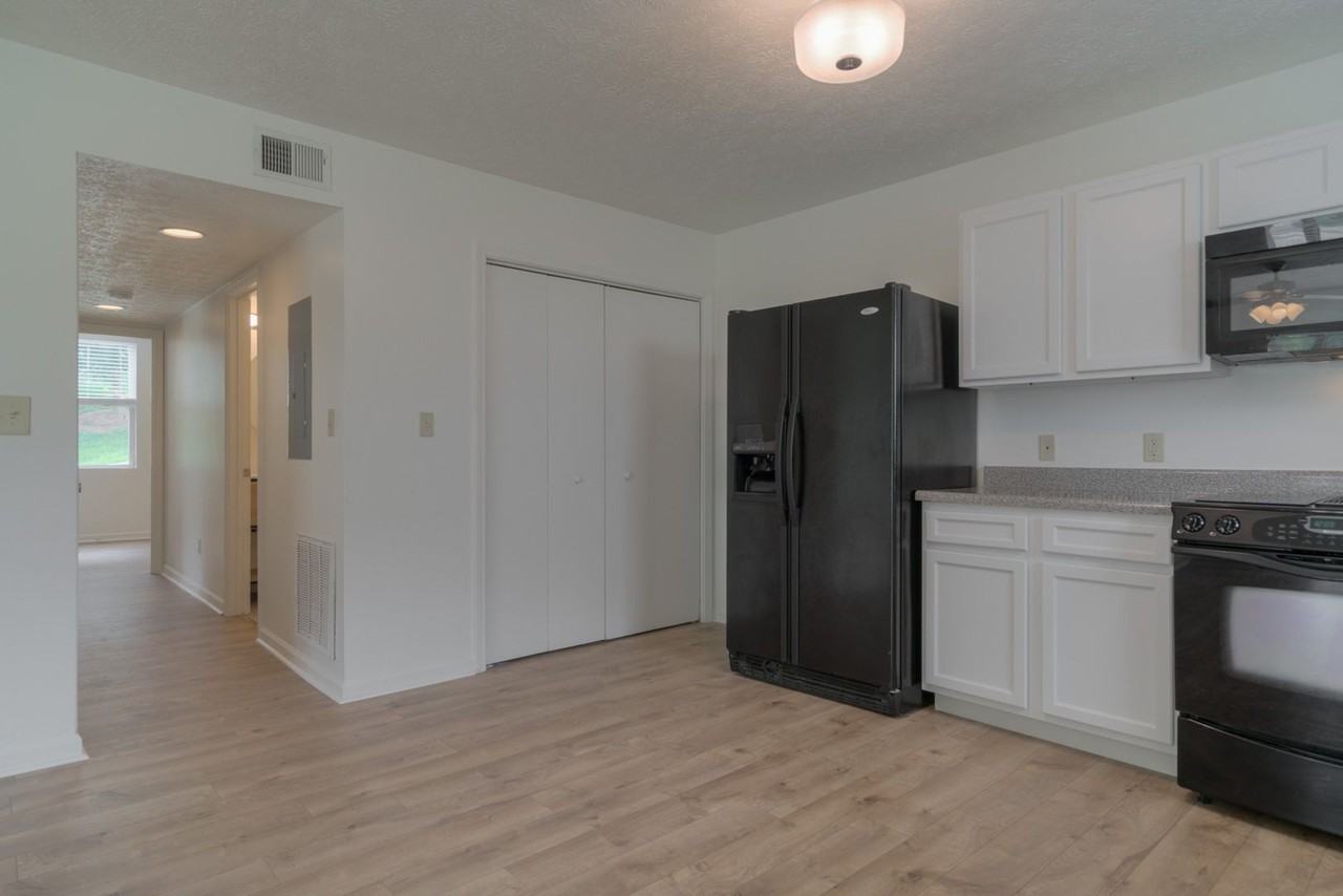 915 Giles Rd - Photo 6 of 17