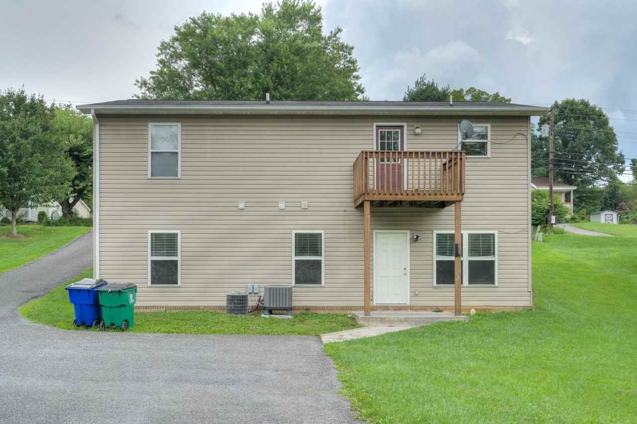 915 Giles Rd - Photo 2 of 17
