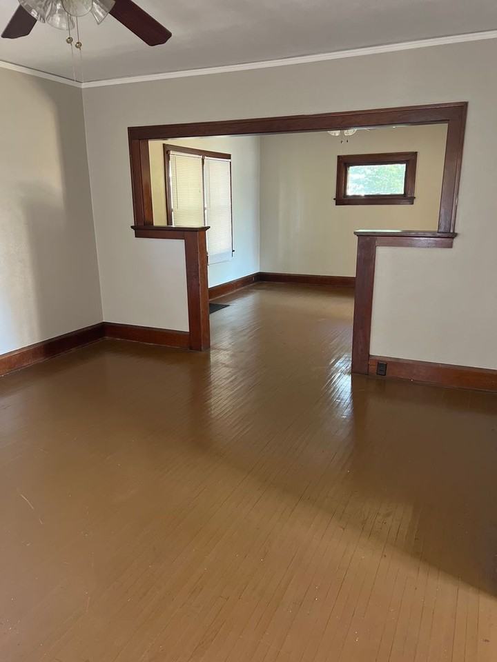 1114 12th Ave - Photo 2 of 11