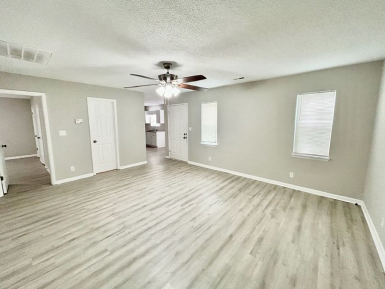 4304 Chalet Cir Nw - Photo 4 of 15